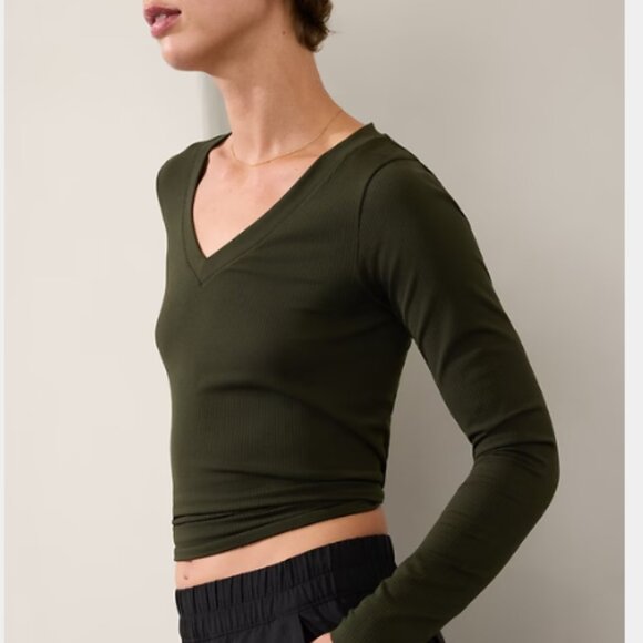 Athleta Renew Seamless V-Neck Top, Size Medium - Picture 4 of 10